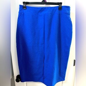 Front slit pencil skirt